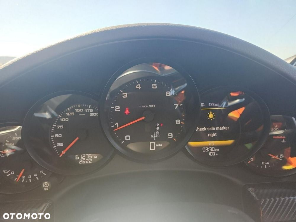 Porsche 911 Carrera 4 PDK - 9