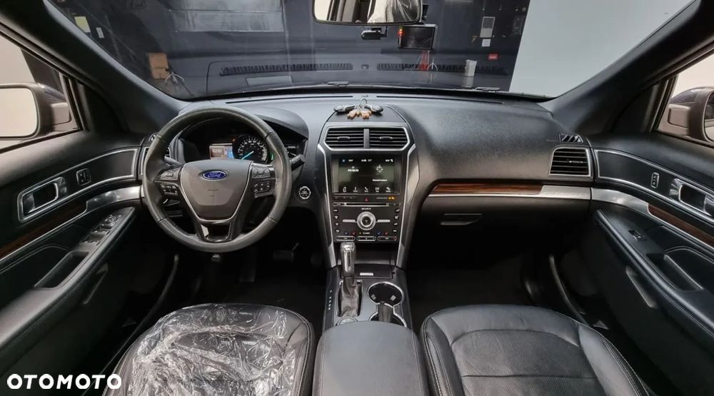 Ford Explorer - 8