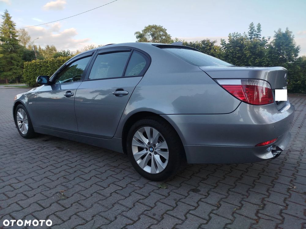 BMW Seria 5 520i - 4