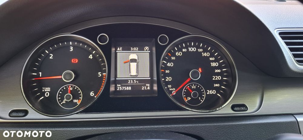 Volkswagen Passat 2.0 Blue TDI SCR Highline - 19