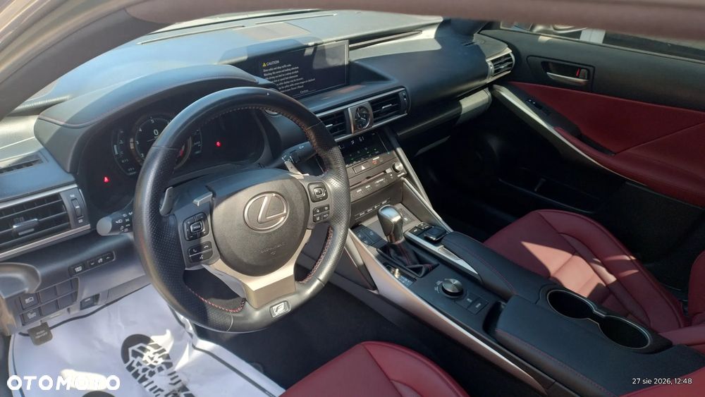 Lexus IS - 13