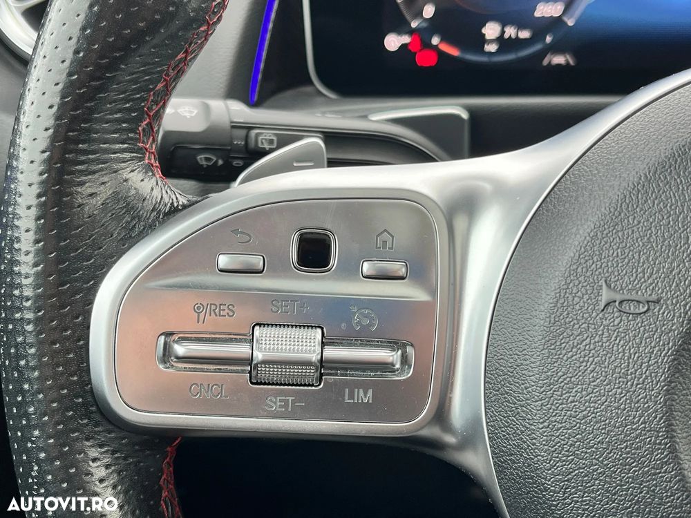 Mercedes-Benz GLB - 15