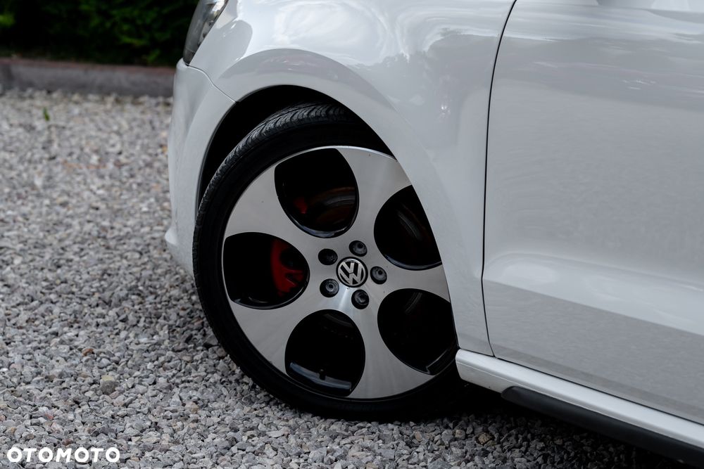 Volkswagen Polo - 11