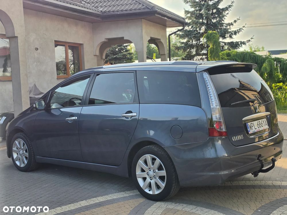 Mitsubishi Grandis - 1