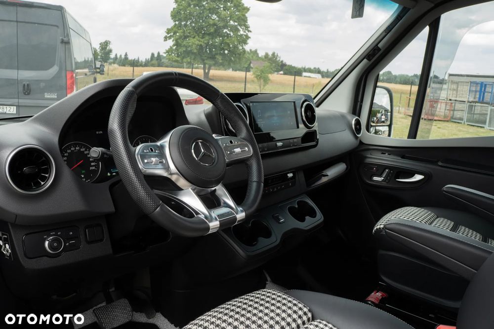 Mercedes-Benz Sprinter - 11