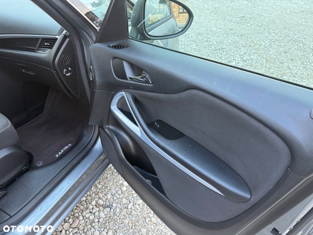 Opel Zafira - 24