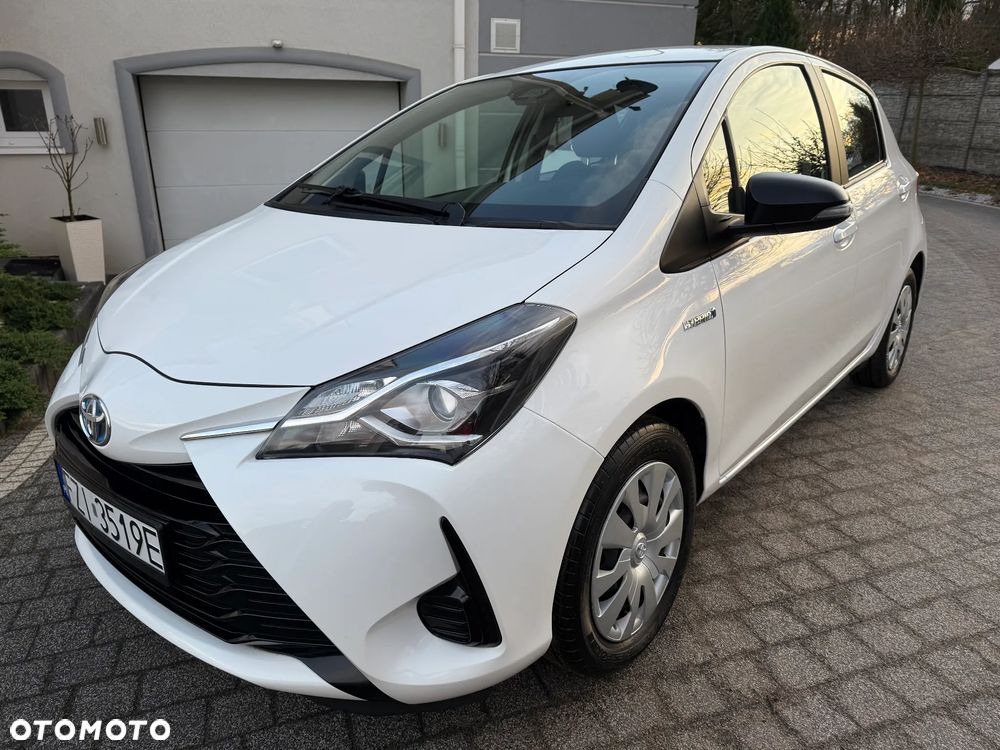 Toyota Yaris Hybrid 100 Active - 1