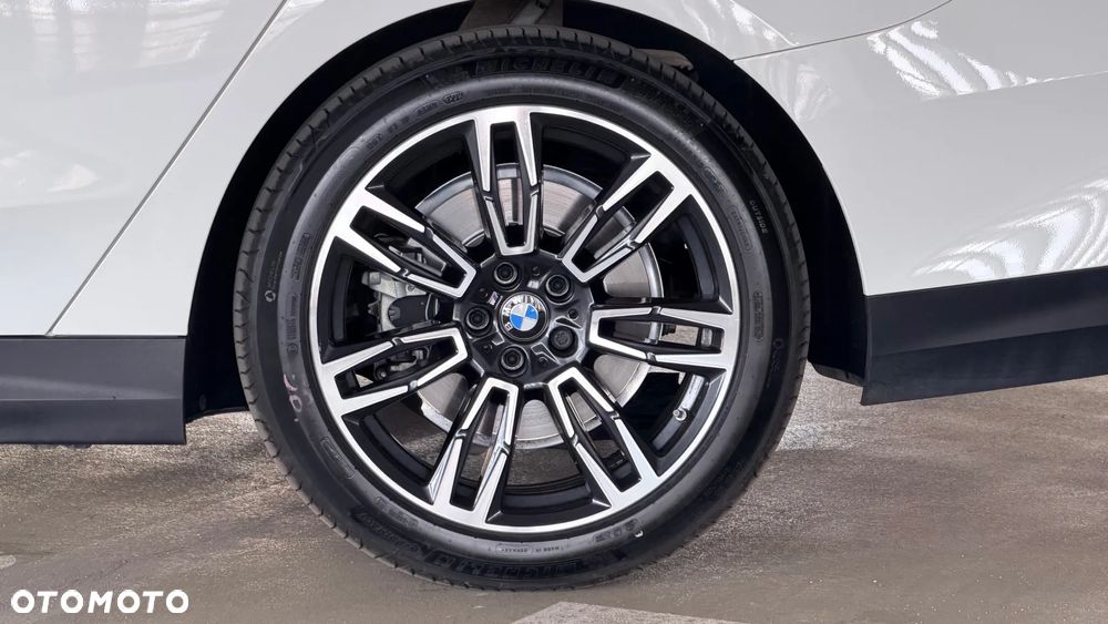 BMW Seria 5 520d xDrive - 13