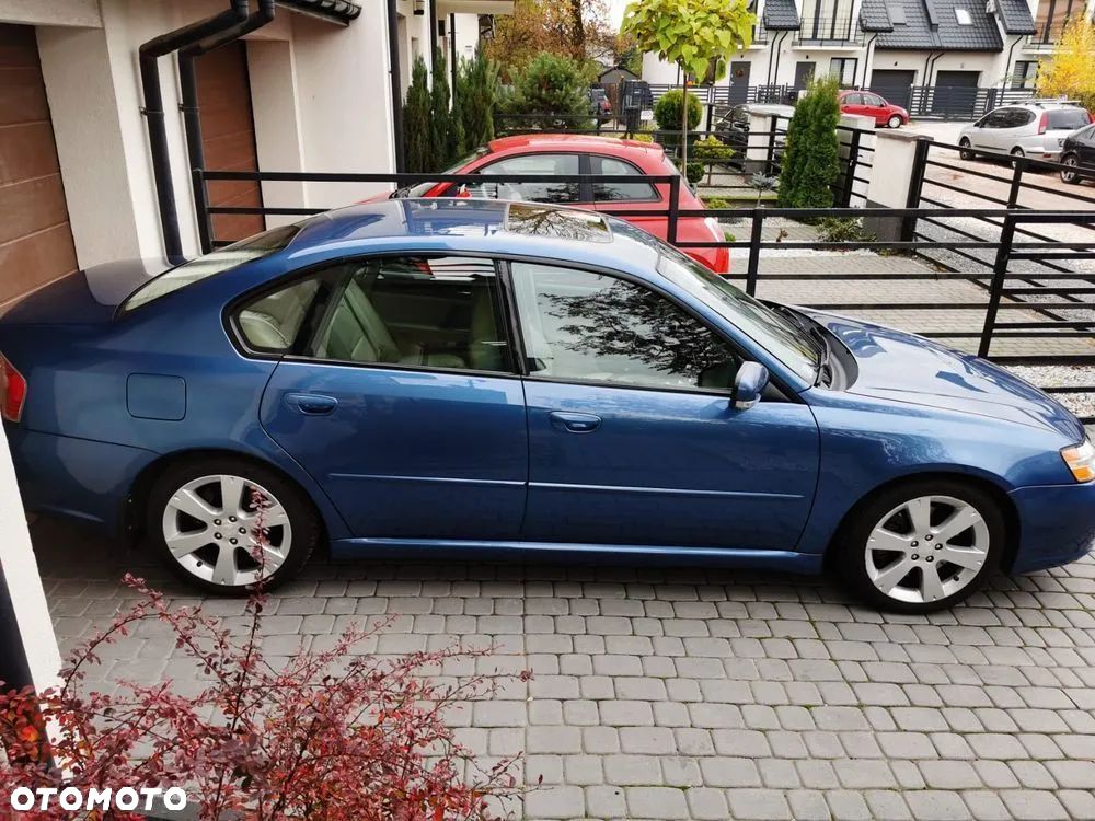 Subaru Legacy - 1