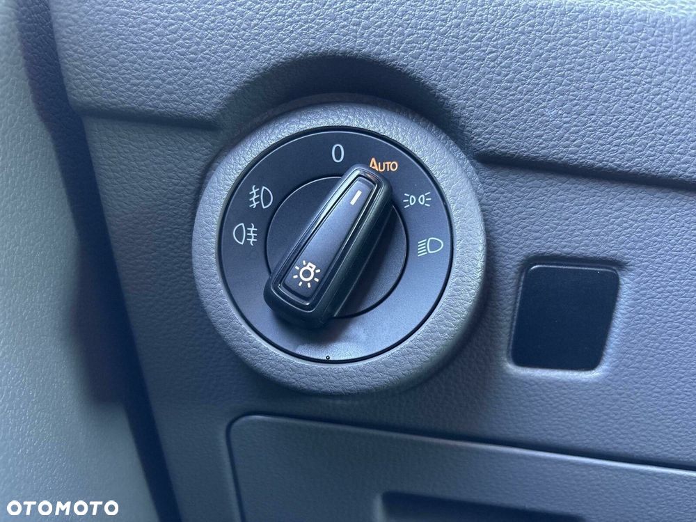 Volkswagen Caravelle - 16