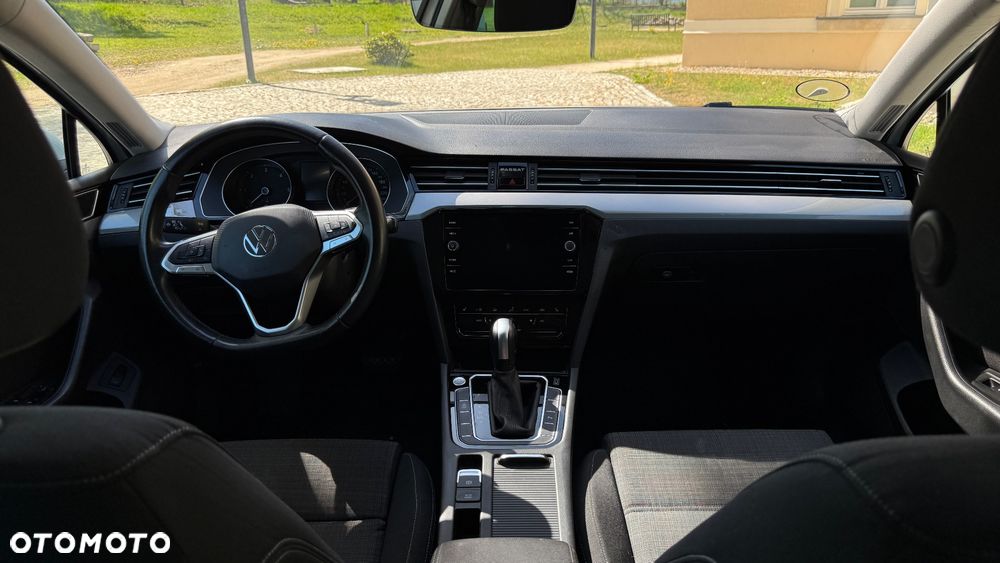 Volkswagen Passat - 8