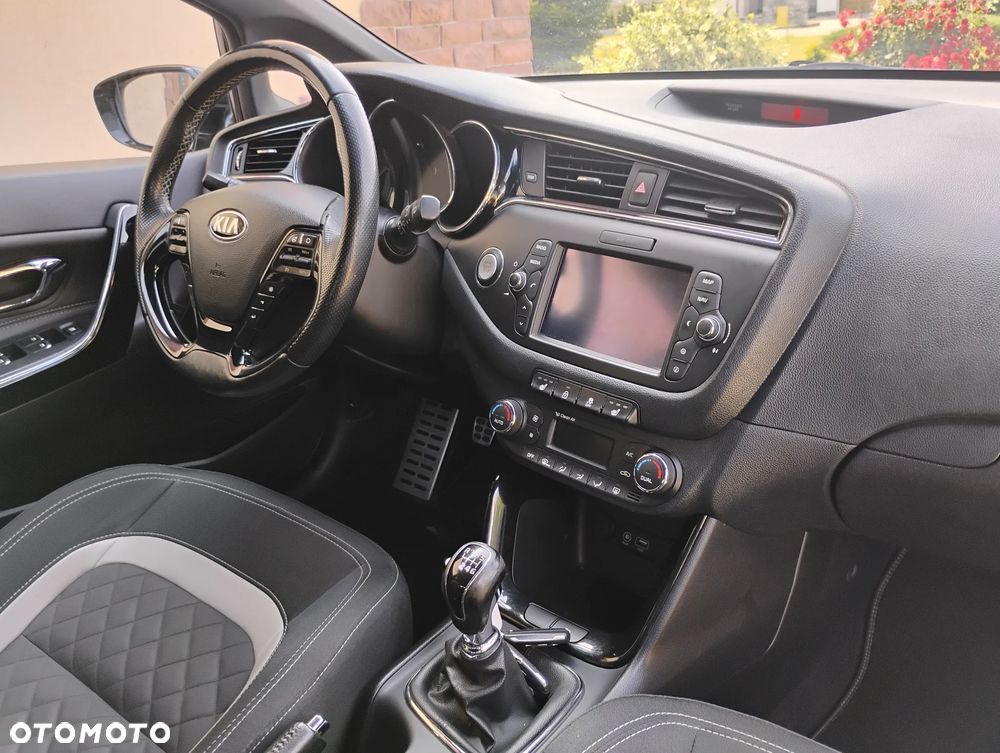 Kia Ceed 1.6 CRDi 136 ISG GT Line - 6