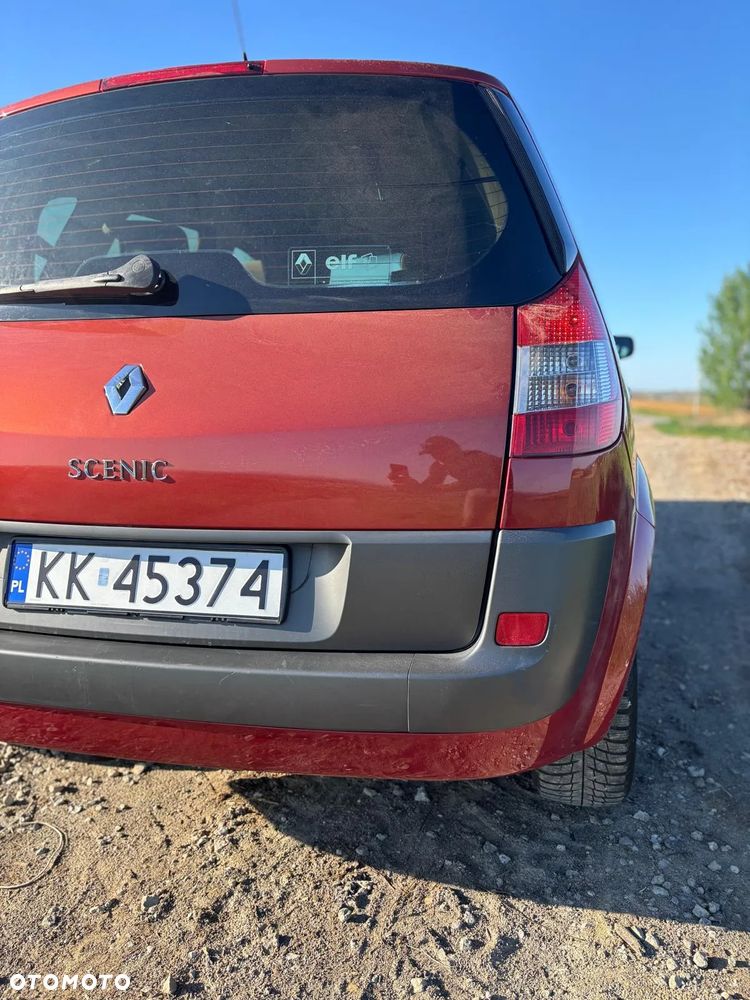 Renault Scenic 1.9 dCi FAP Avantage - 4