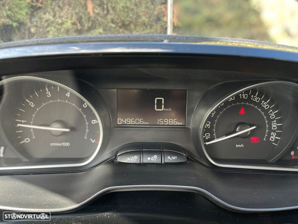 Peugeot 208 1.2 PureTech Active - 8