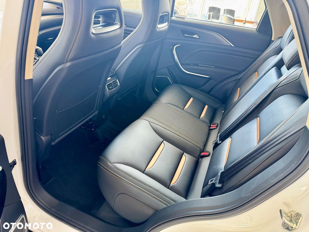 Bestune T77 1.5T Business DCT - 8