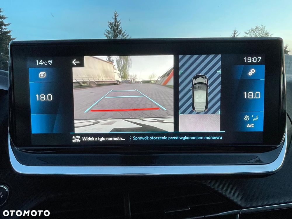 Peugeot 208 PureTech 100 EAT8 Allure - 16