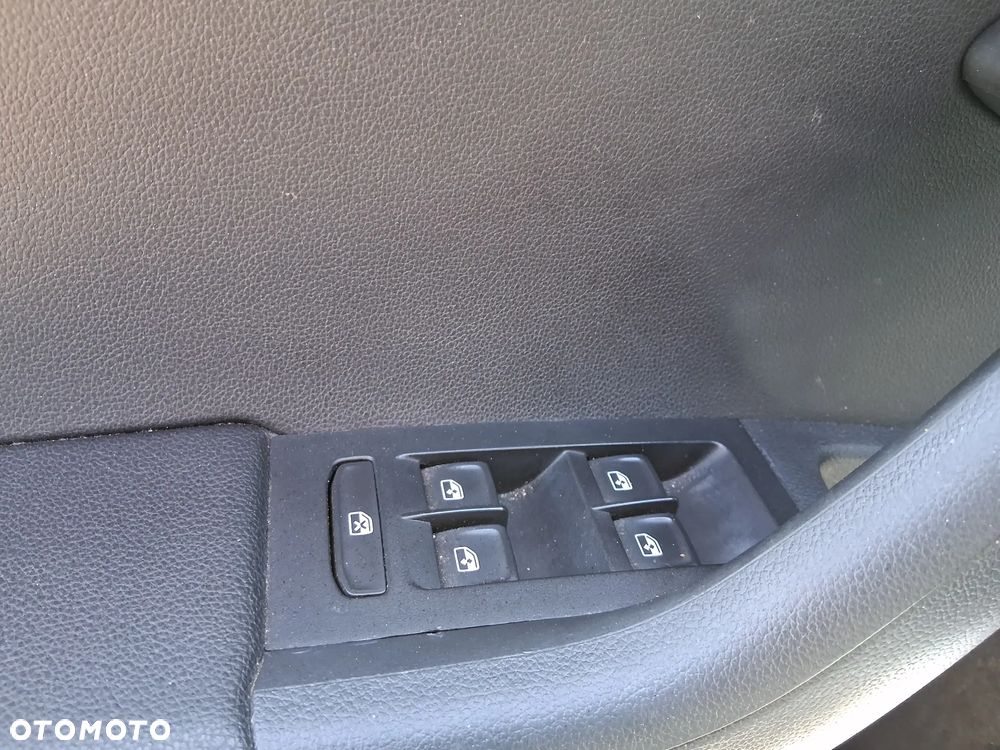 Skoda Octavia 1.6 TDI Ambiente DSG - 21