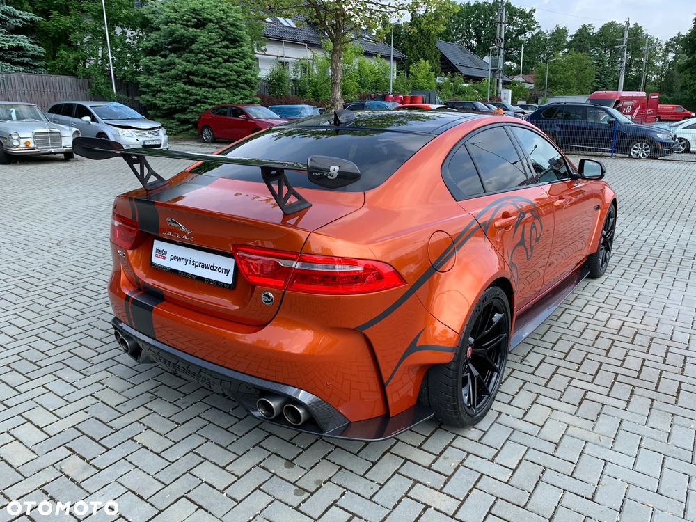 Jaguar XE S - 11