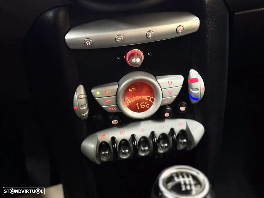 MINI 3 Portas Cooper D - 29