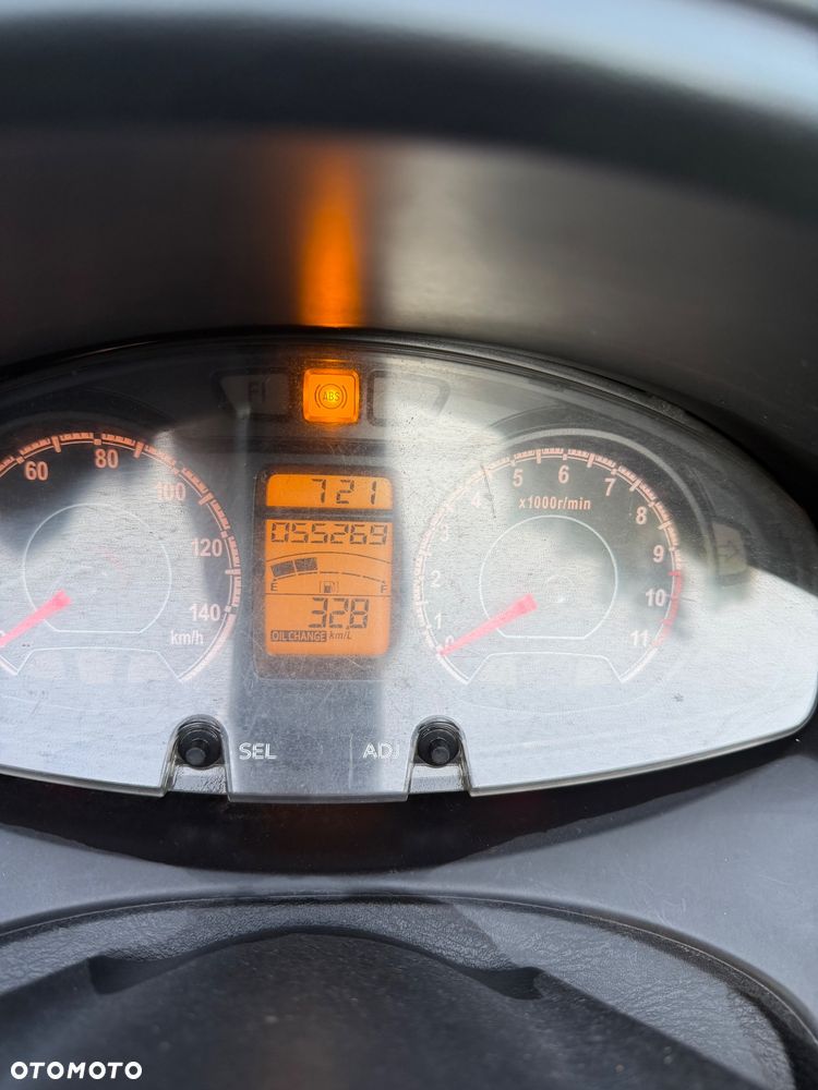 Suzuki Burgman - 4