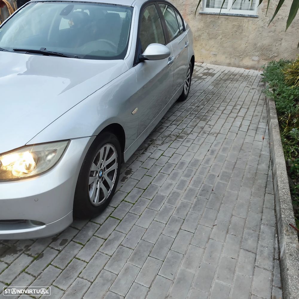 BMW 320 d Dynamic - 5