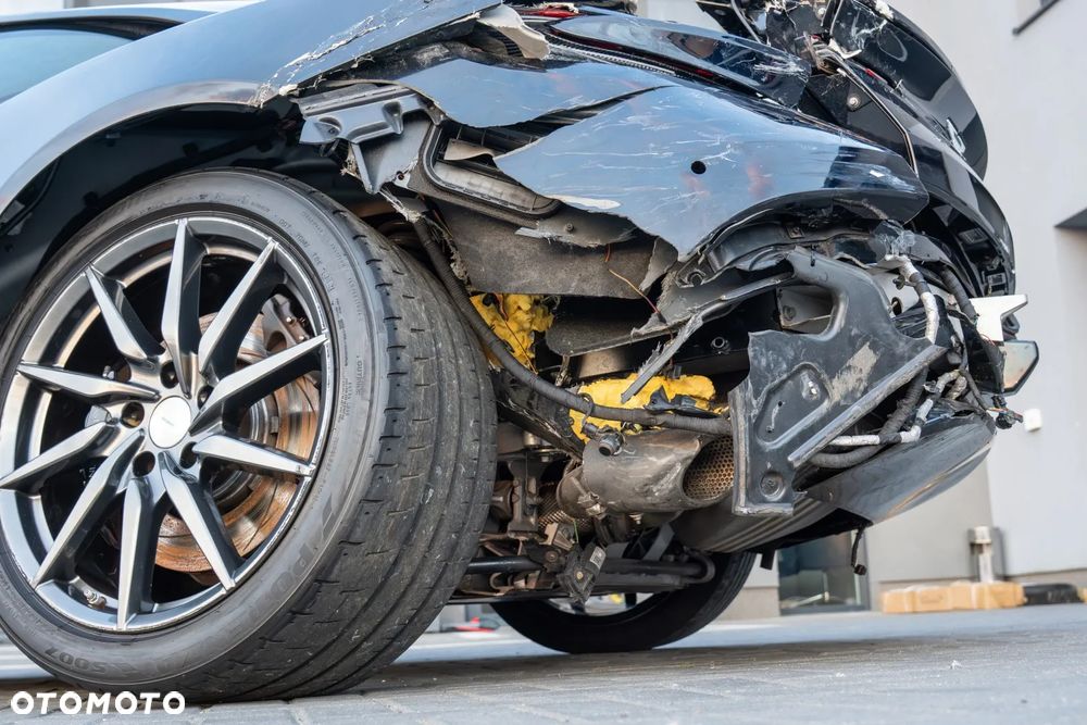 Aston Martin DB11 Standard - 13