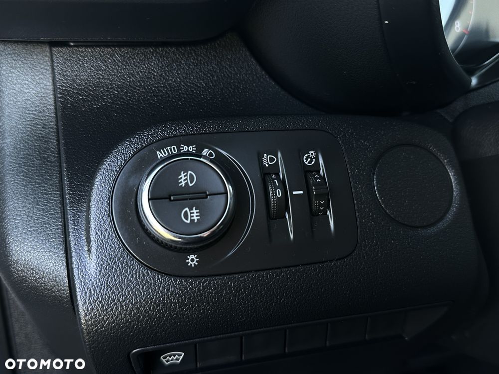 Opel Combo E VAN BLASZAK DOSTAWCZY L1H1 - 32