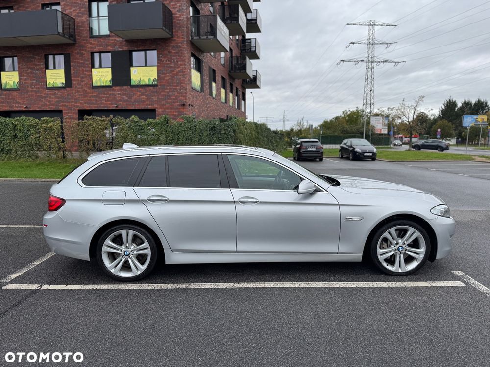 BMW Seria 5 525d Luxury Line - 6