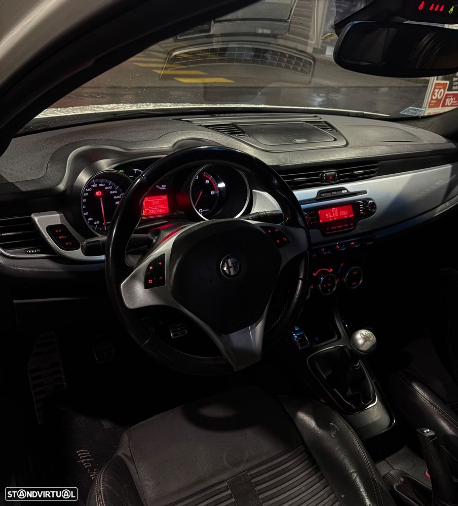 Alfa Romeo Giulietta 1.6 JTDM Distinctive - 10