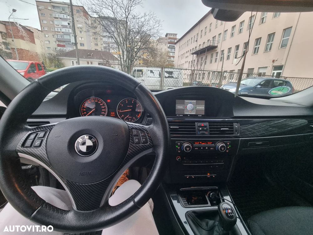 BMW Seria 3 318i Touring Edition Sport - 11