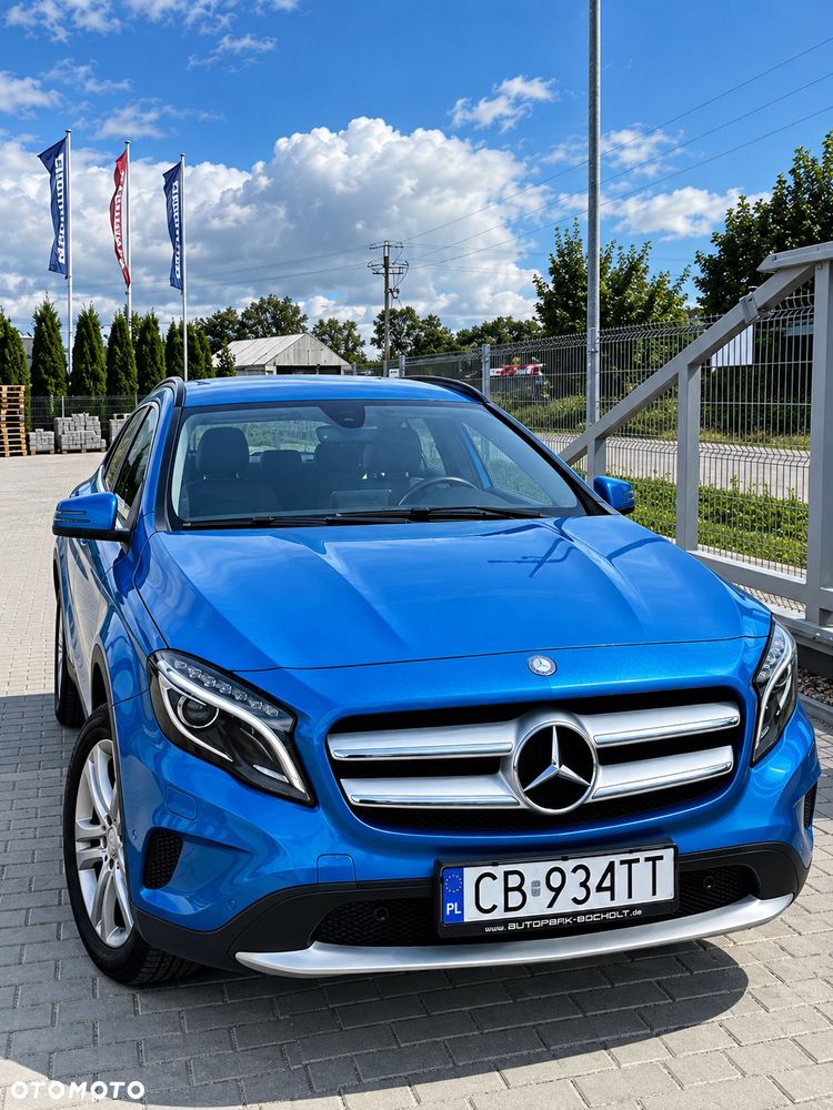 Mercedes-Benz GLA 180 7G-DCT - 19