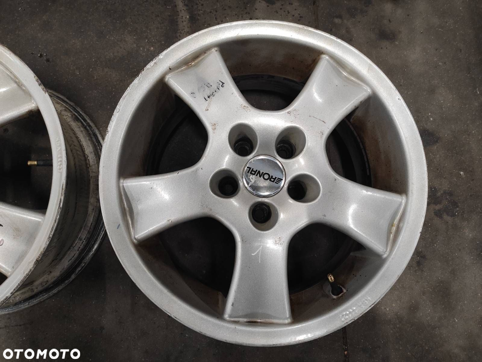 FELGA ALUMINIOWA 8JX17 ET35 5X112 PASSAT B5 - 7