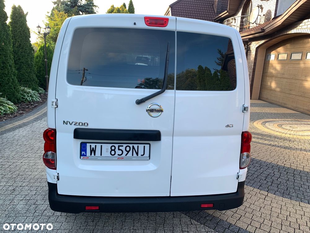 Nissan blaszak - 14