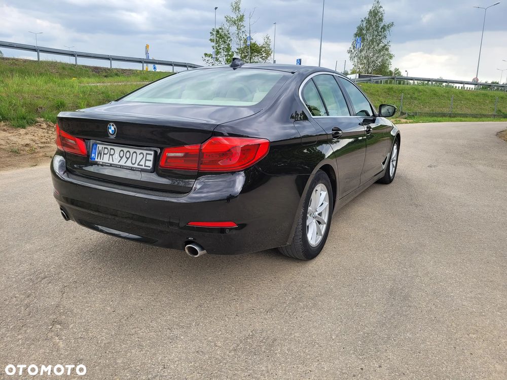 BMW Seria 5 520d Sport Line - 4