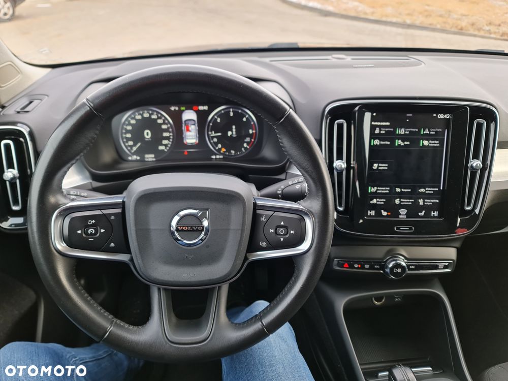 Volvo XC 40 D3 AWD Geartronic Momentum Pro - 10