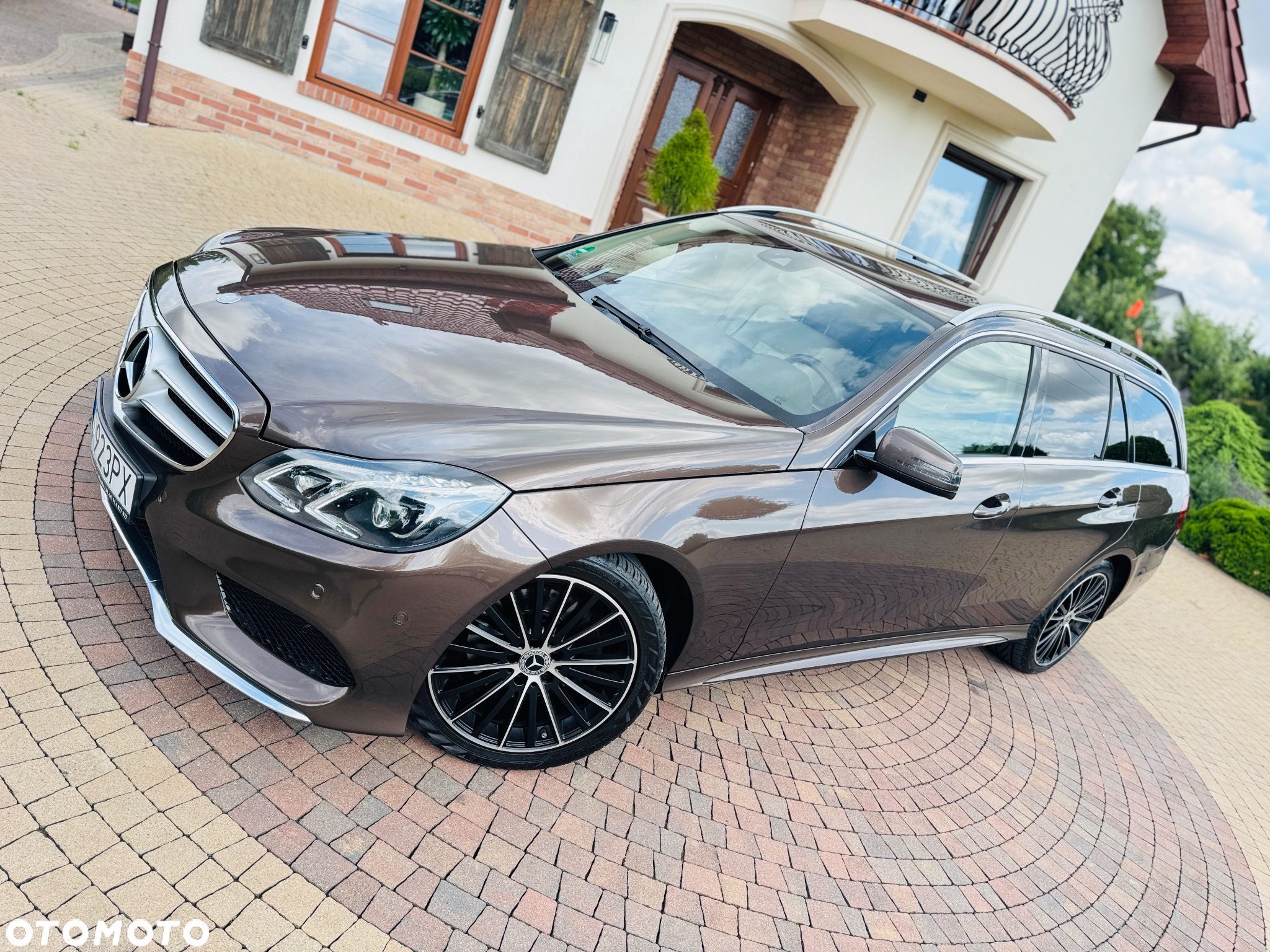 Mercedes-Benz Klasa E 300 T BlueTEC HYBRID 7G-TRONIC Avantgarde - 16