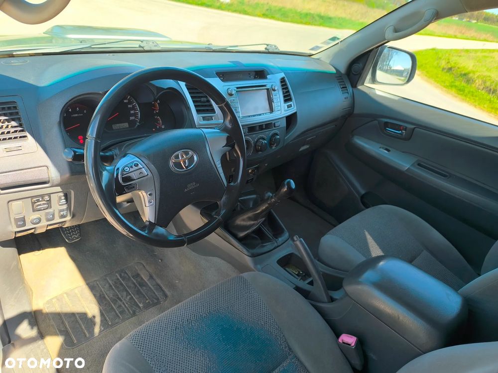 Toyota Hilux - 6