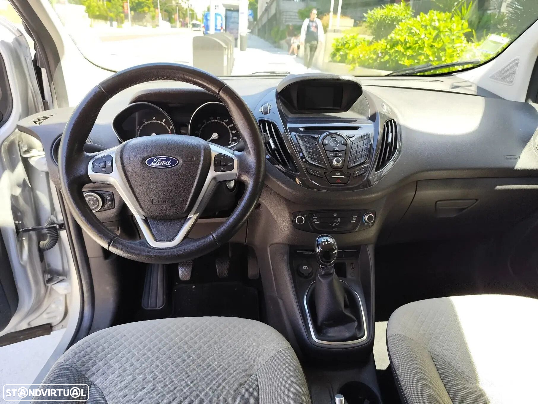 Ford Tourneo Courier 1.0 EcoBoost Titanium - 15