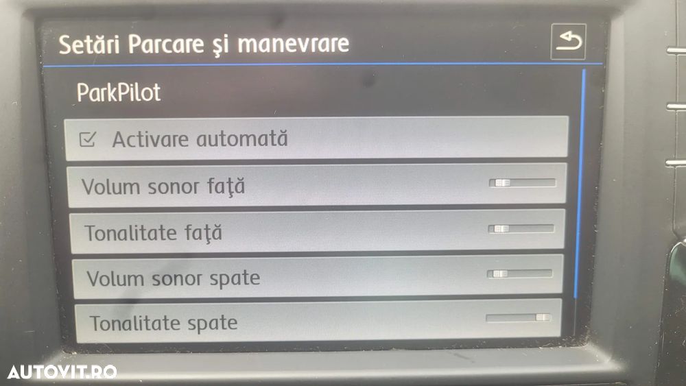 Volkswagen Passat - 11