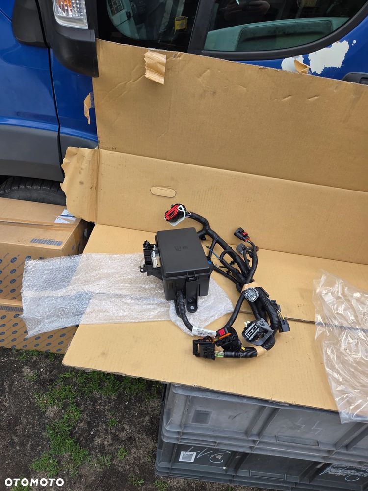 instalacja wiązka Ford Transit MK-8 Custom BK3T-9K499-BFF 2167722 BK3Z-9K499-BF skrzynka bezpieczników BSI Exhaust Emission control - 2