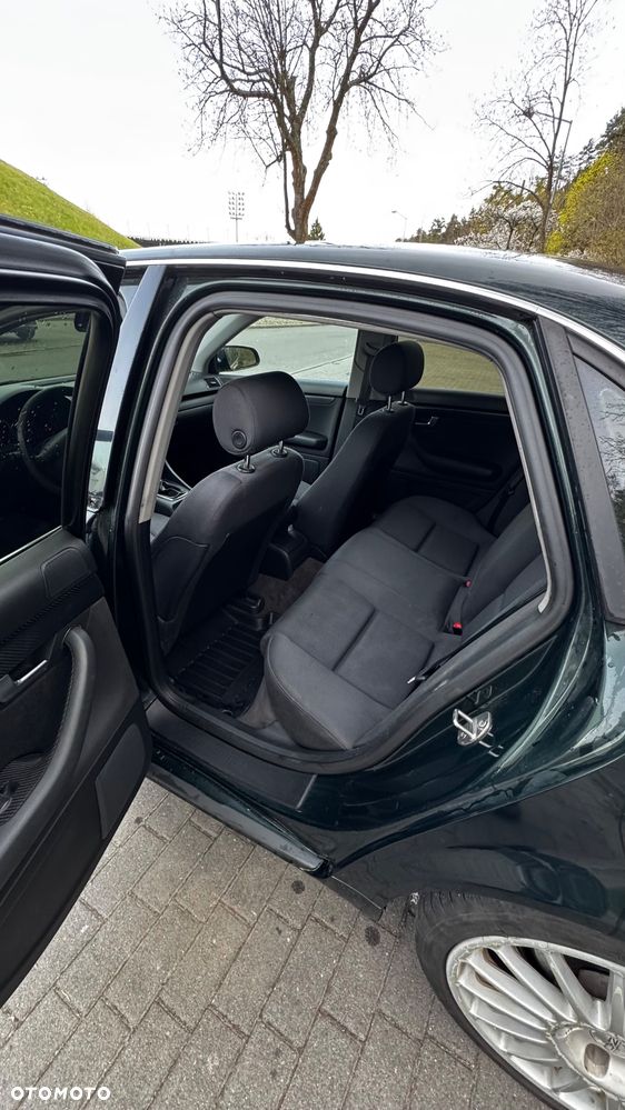 Audi A4 Limousine - 16