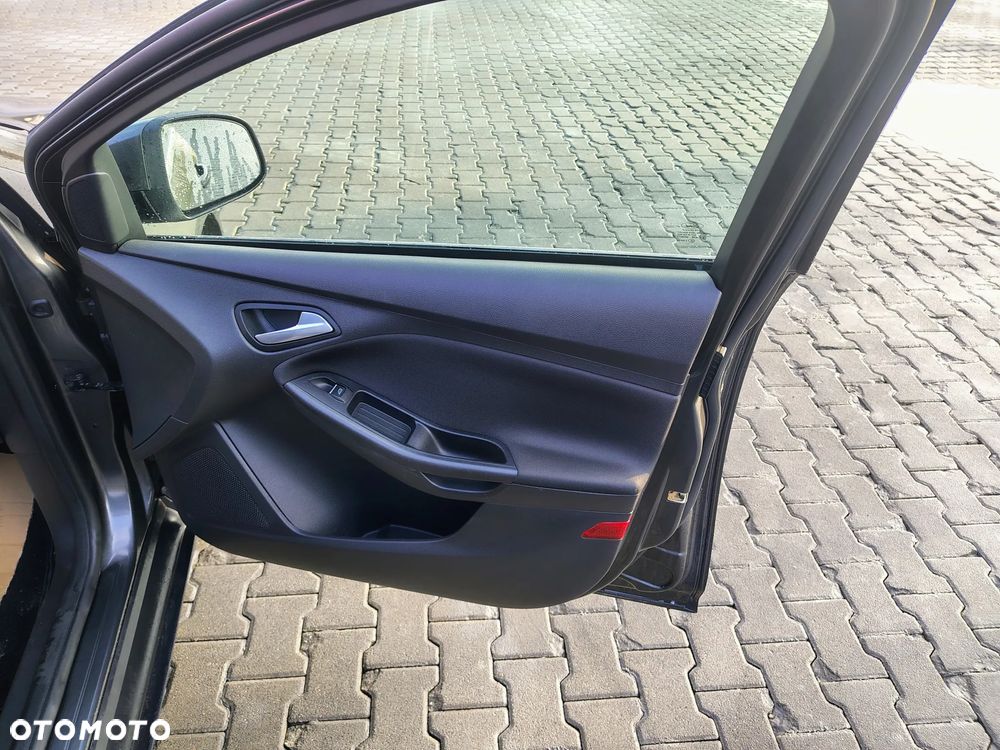 Ford Focus 1.5 EcoBlue Start-Stopp-System TITANIUM STYLE - 16