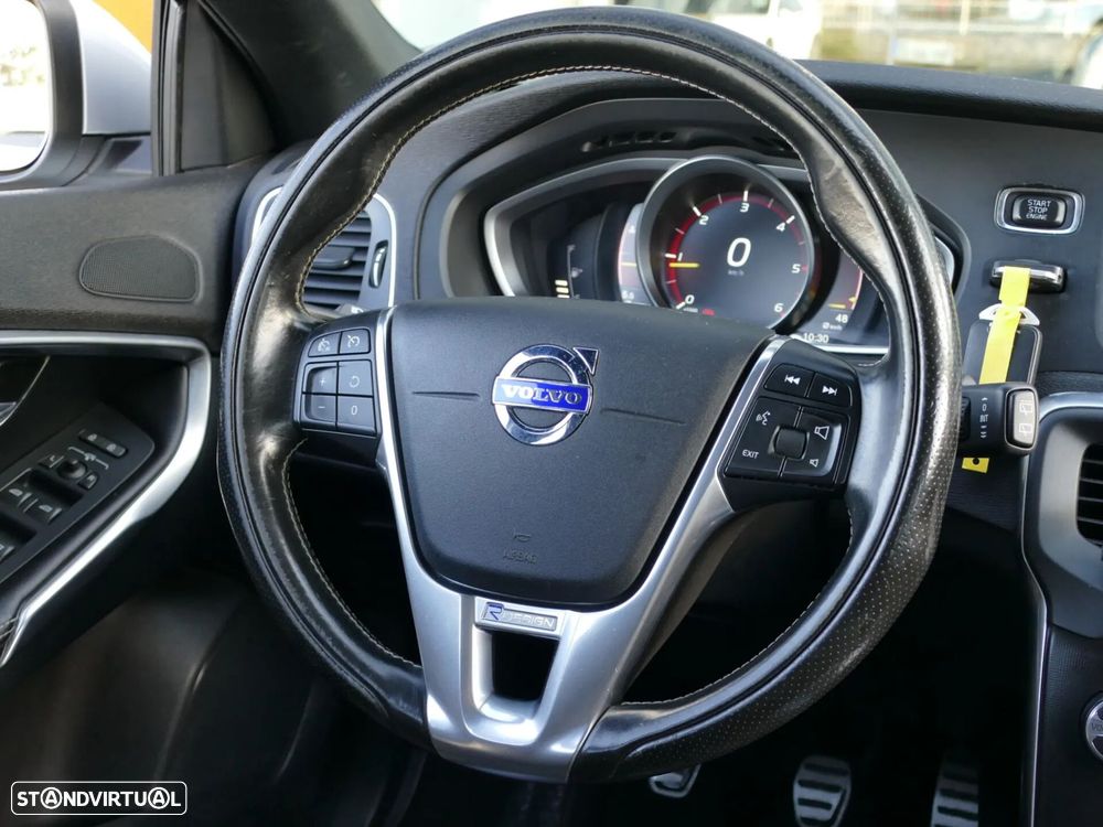 Volvo V40 2.0 D2 R-Design - 29