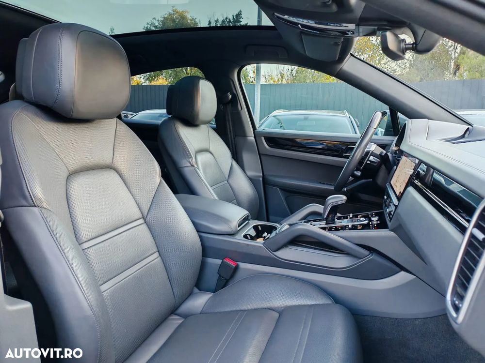 Porsche Cayenne Coupe S - 6