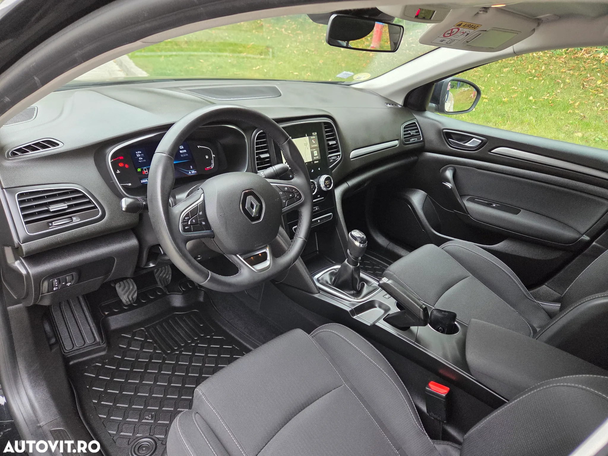 Renault Megane Grandtour BLUE dCi 115 BUSINESS EDITION - 31