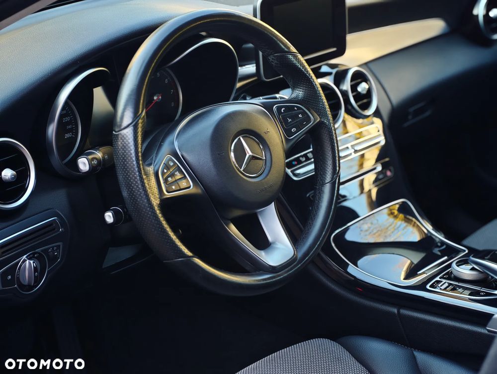 Mercedes-Benz Klasa C 180 7G-TRONIC - 23