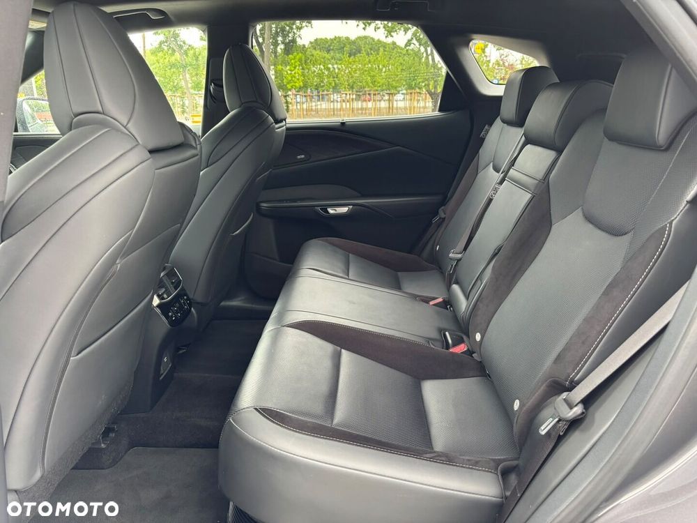 Lexus RX - 7