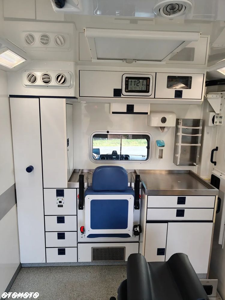 Mercedes-Benz SPRINTER - 11