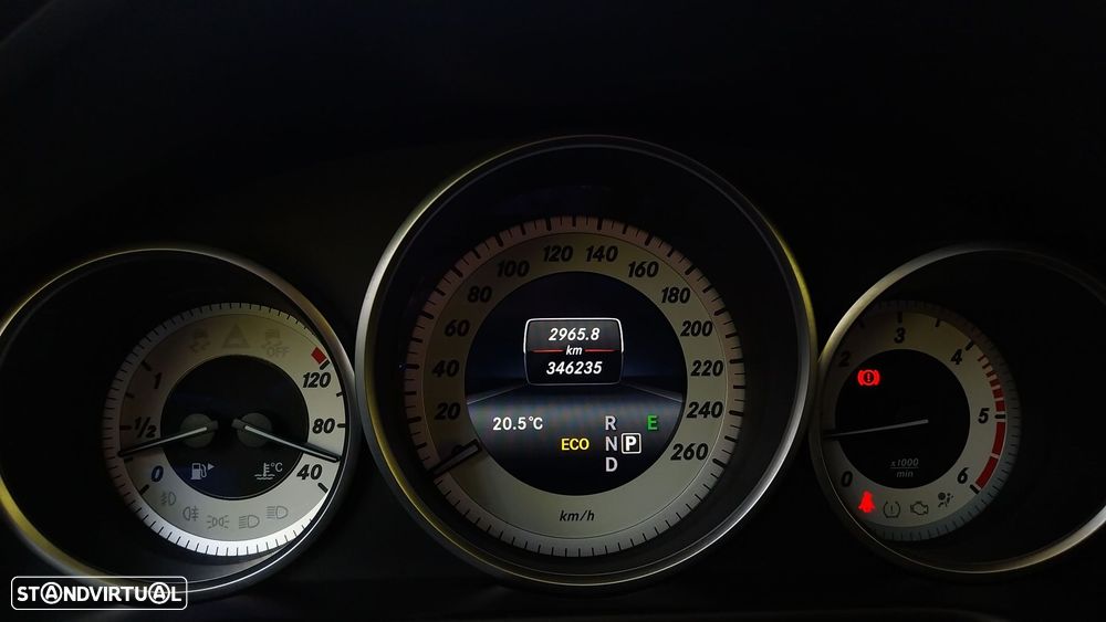 Mercedes-Benz E 250 BlueTEC Avantgarde Auto. - 10