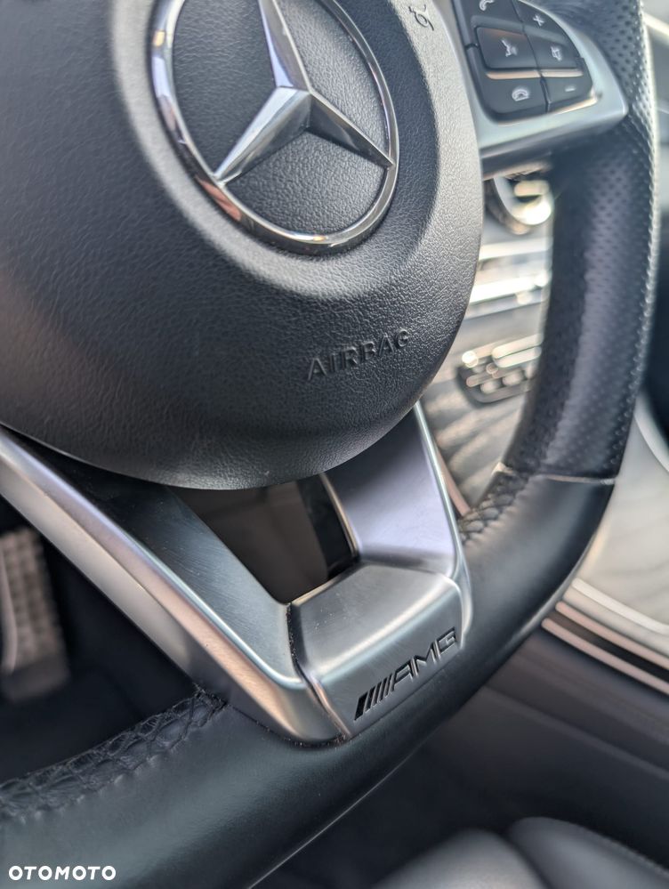 Mercedes-Benz GLC - 22